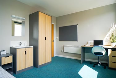 1 bed flat, Roxburgh Place, Old Town, Edinburgh, EH89SU - Image 2